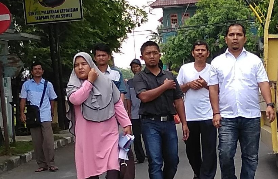 Diduga Melakukan Korupsi, Warga Desa Bandar Kumbul Laporkan Kades Ke Poldasu