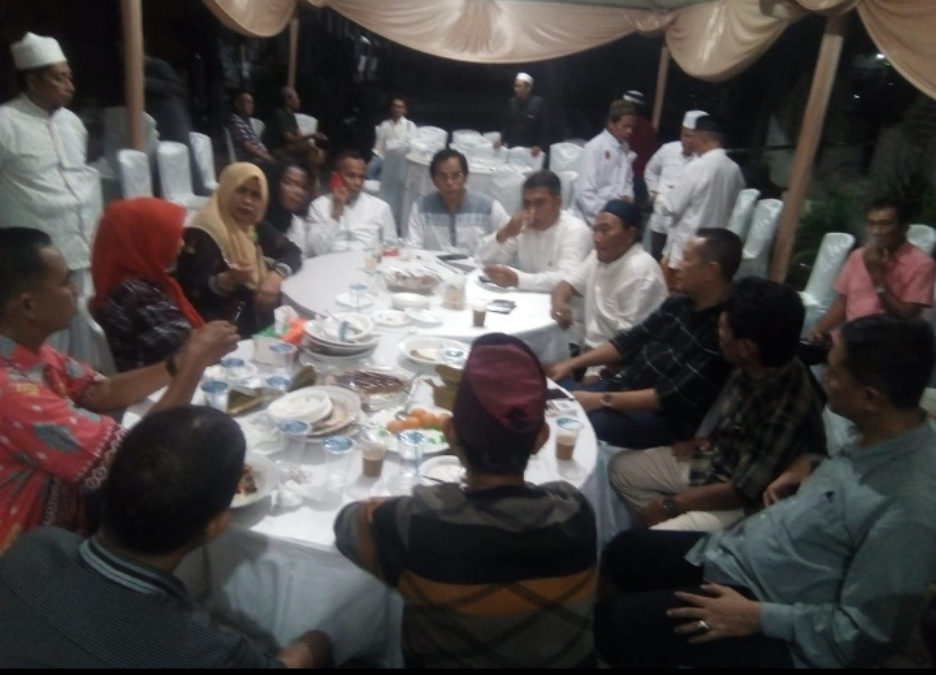 Bertaburan Tokoh Ormas Islam & Masyarakat Diacara Open House Calon Walikota Makassar Dr. H. Irianto Andi 