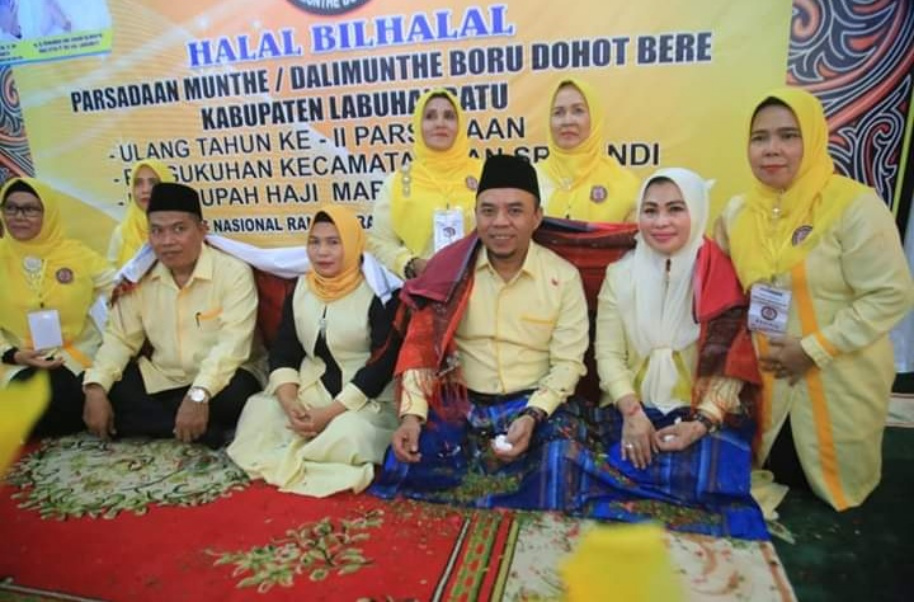 Plt. Bupati Labuhanbatu Upah- Upah Haji dan Halal bihalal Bersama Parsada’an Munthe