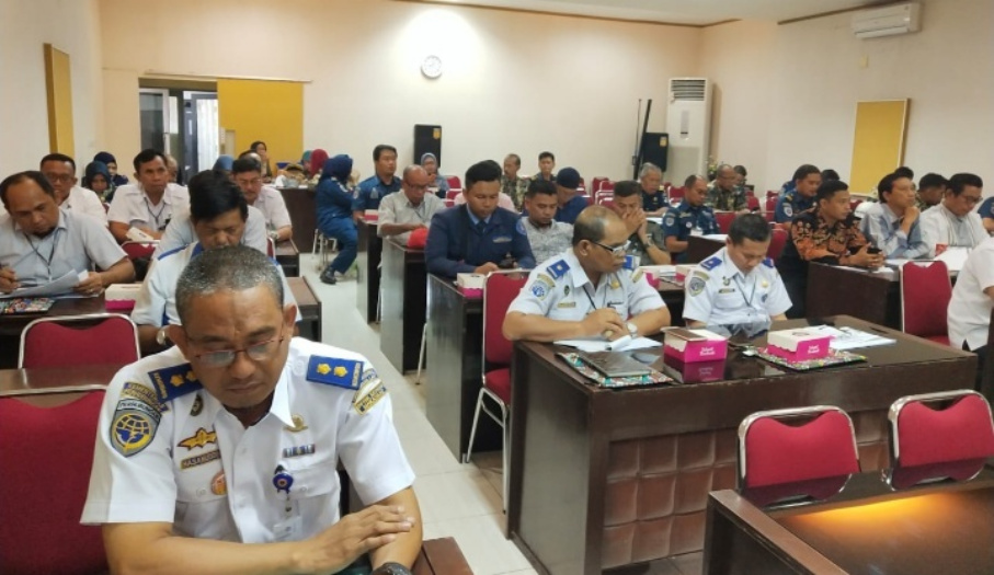 Kantor Kesyahbandaran Utama Makassar Gelar Sosialisasi Sistem Identifikasi Otomatis Pada Pemasangan (AIS) Kapa