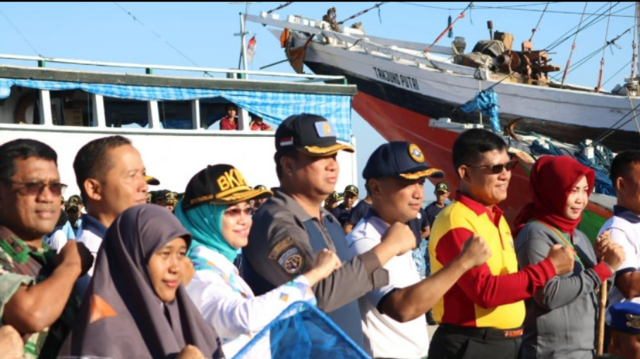 Otoritas Pelabuhan Utama Makassar ambil bagian pada Jumat Bersih di Pelabuhan Paotere