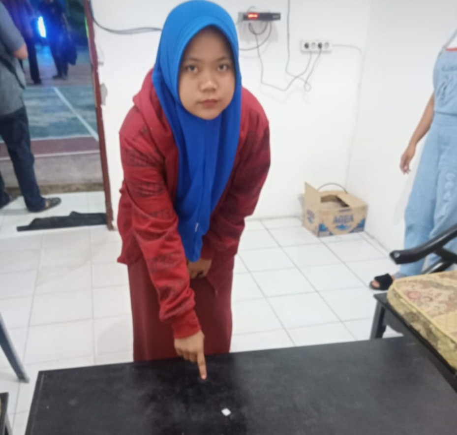 Gadis Cantik Labura Diamankan Polisi Karena Sabu