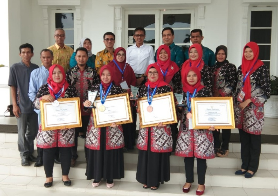 Guru adalah sebagai ujung tombak pendidikan untuk perkembangan dan kemajuan Bangsa