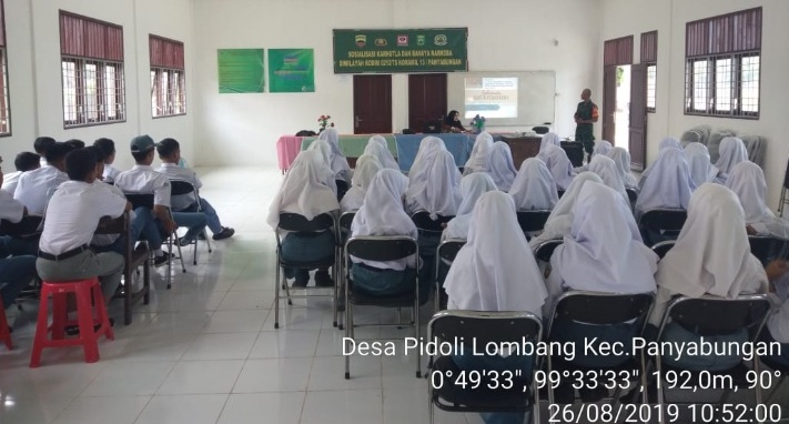 Sambagi Sekolah, Babinsa Koramil 13/Panyabungan berikan penyuluhan Cegah Narkoba dan Karhutla