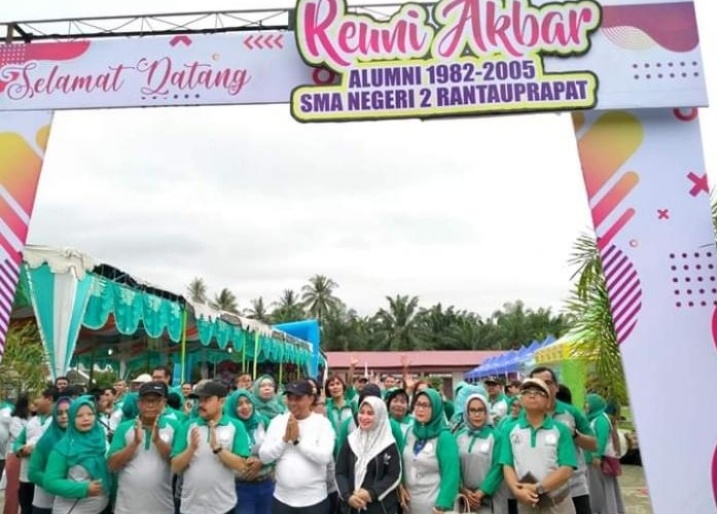 Bupati Labuhanbatu Hadiri Reuini Akbar Alumni SMAN 2