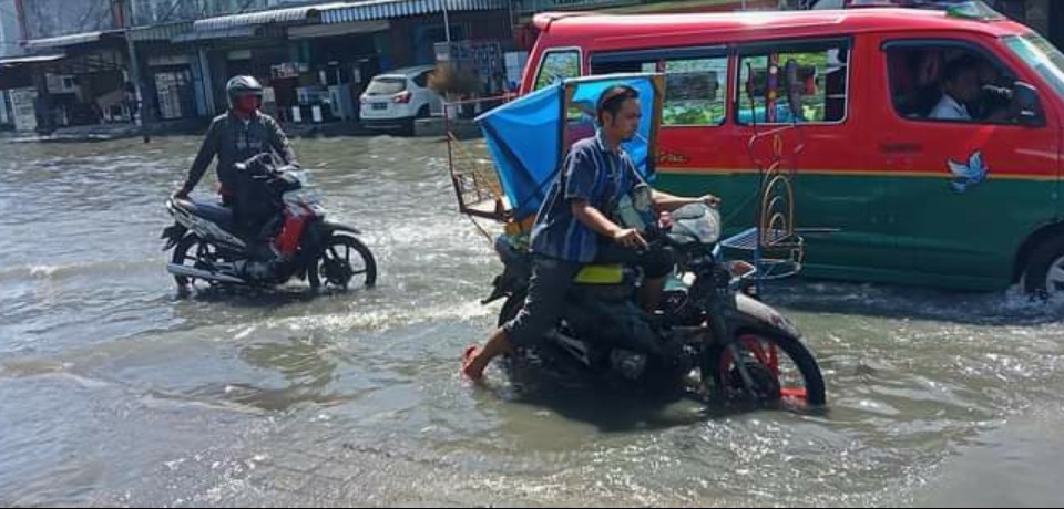 Ratusan Rumah dan Jalan Lintas Provinsi Sumut di Belawan Diterjang Banjir Rob