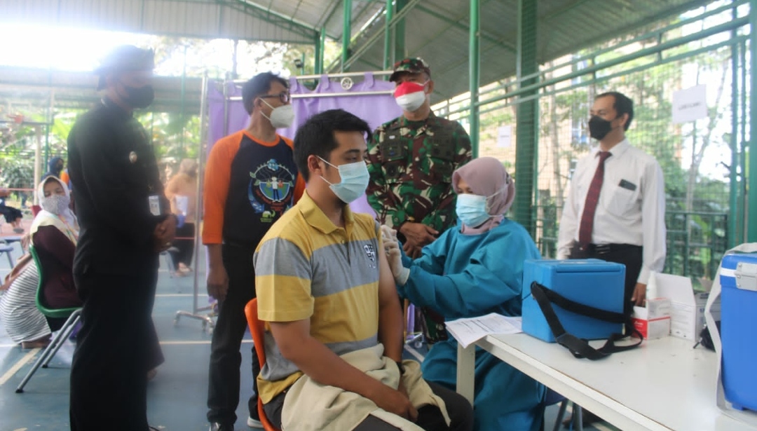 Gelaran Vaksinasi di Wilayah Bogor Tengah dan Selatan, Danrem 061/SK Pantau Langsung Pelaksanaan Vaksinasi Mas