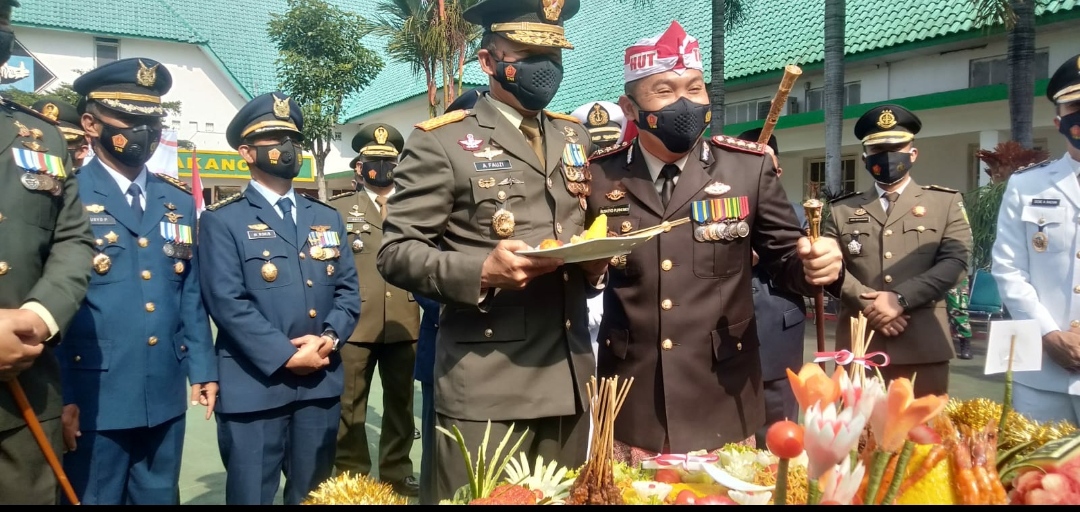 Secara Virtual Presiden Joko Widodo Pimpin Pelaksanaan HUT TNI ke-76, Korem 061/SK Ikuti Pelaksanaan di Lapang