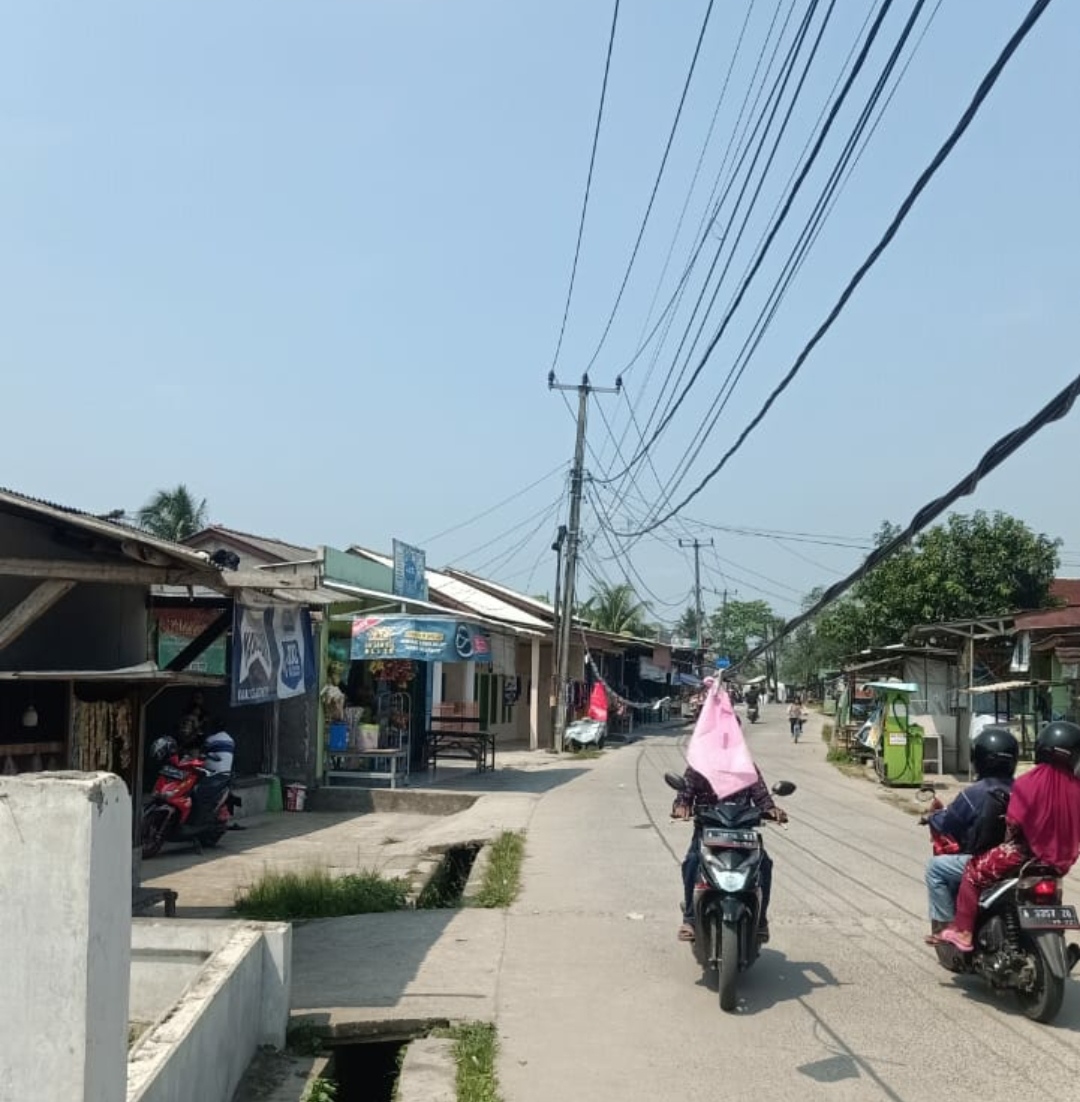 Kabel Terjuntai Rendah Diduga milik Pt.Telkom Mendapat Sorotan dari PPBNI Satria Banten dprt Jayanti