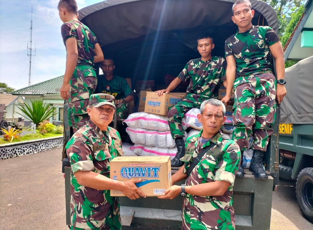 Danrem 061/SK Brigjen TNI Rudy Saladin MA Berikan Bantuan Gempa Kepada Masyarakat Terdampak Gempa Bumi Cianjur