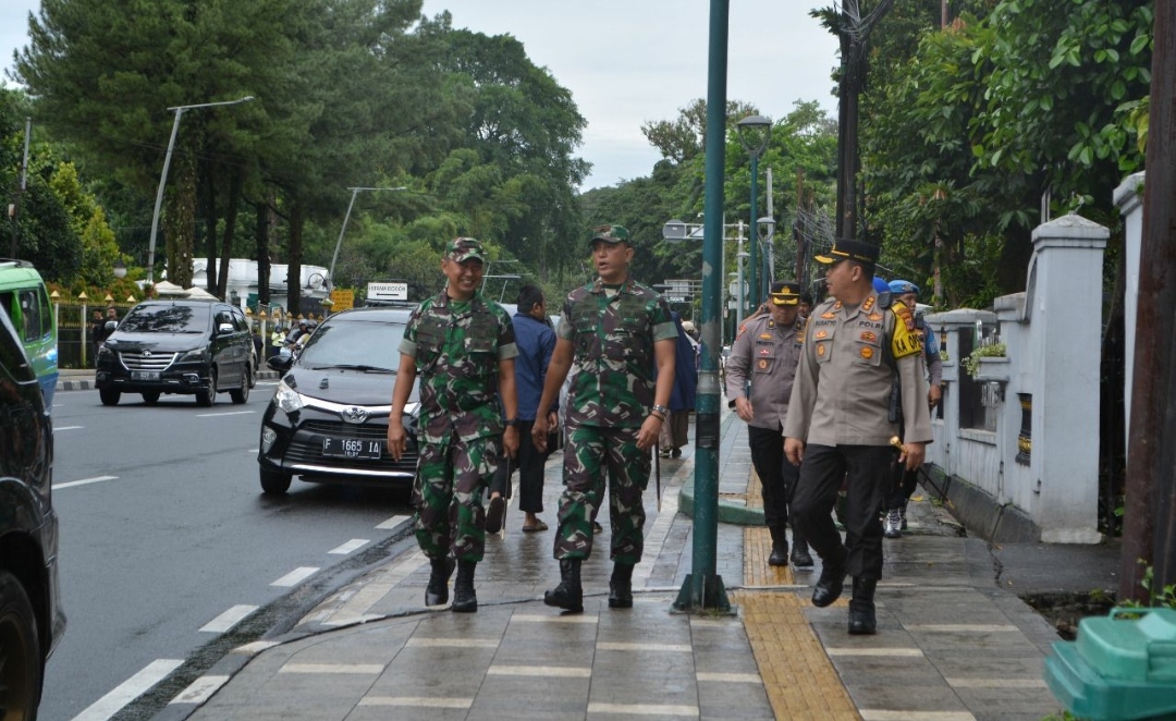 Danrem 061/SK Laksanakan Pengamanan Kunjungan Presiden Joko Widodo ke Gereja Zeboath dan Katedral Kota Bogor