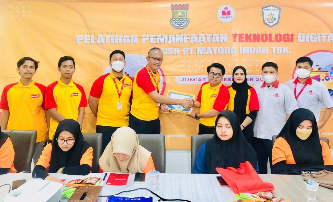 Gandeng Benteng Society Mayora Indah TBK Adakan Program Pelatihan Pemanfaatan Digital