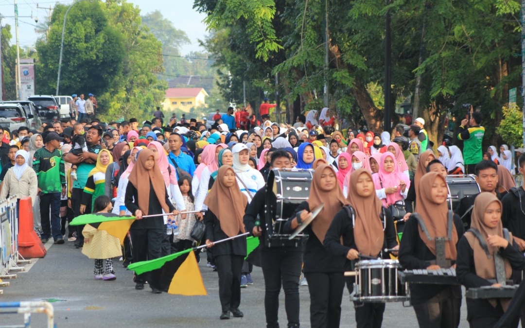 Gerak Jalan Kerukunan Kemenag Dilepas Drs. Sarimpunan