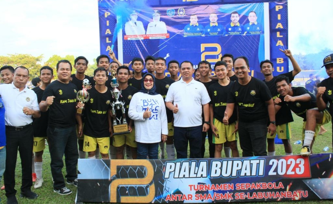 Bupati Labuhanbatu Saksikan Grand Final Sepakbola Bupati Cup 2023 Antar SMA