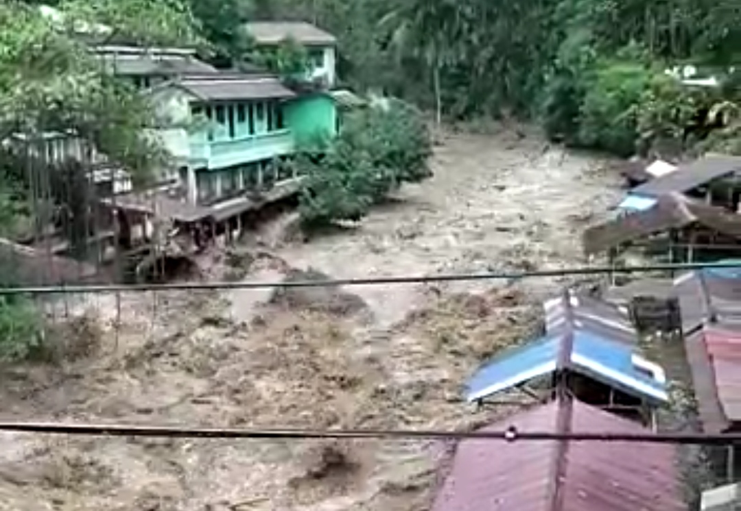 Banjir Bandang Terjang Kawasan Wisata Pemandian Sembahe