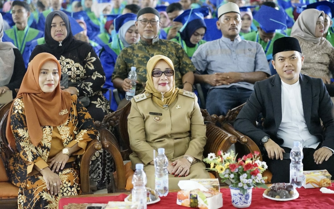 Wakil Bupati Hadiri Wisuda Purna Siswa SMK Siti Banun Rantauprapat