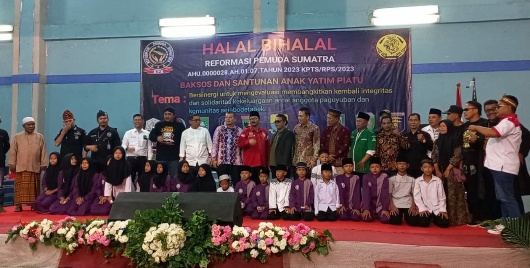 RPS Gelar Halal Bihalal dan Santunan Anak Yatim di Aula Sport Club Citra Raya