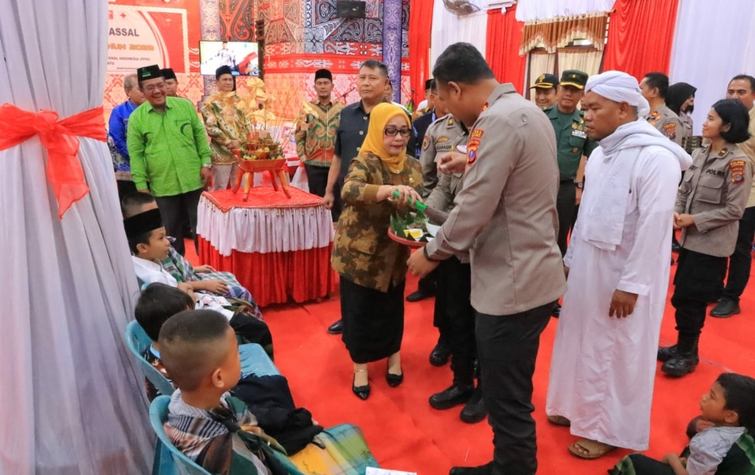 Wabup Hadiri Bakti Kesehatan Sunat Massal Yang Dilakukan Polres Labuhanbatu