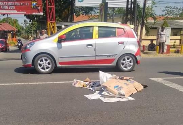 Akibat Menyalib, Korban Kecelakaan Meninggal Tersambar Truk