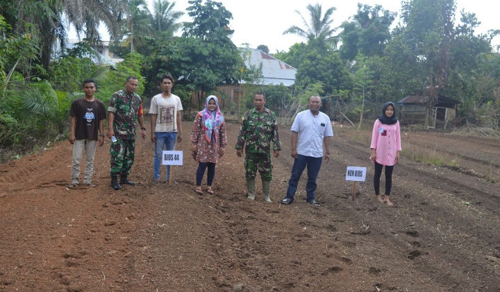 Satgas TMMD Kodim 0212/TS Bersama Warga Praktek Penggunaan Bios 44