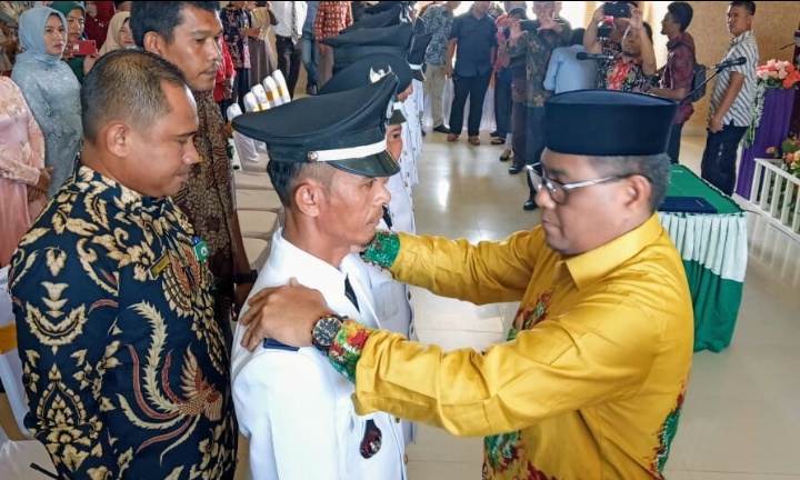 Kades Leubang Gusti Amin Bertindak Sebagai Inspektur Apel Di Hari Ketiga Kerja