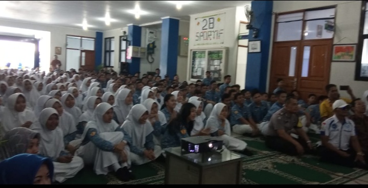 Pegiat Anti Narkoba Annarhat Menggelar Penyuluhan di SMPN 28 Kota Tangerang