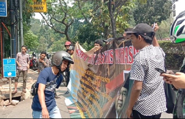 Tolak Pencalonan Harry Azhar Aziz, Aksi Mahasiswa Berakhir Ricuh di Depan BPK RI