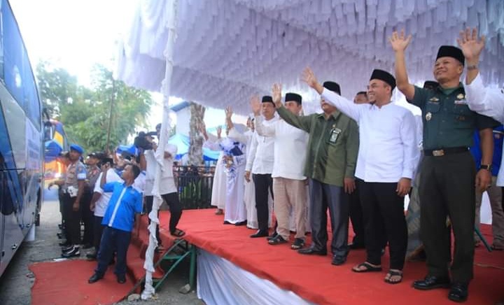 53 Jama’ah Haji Asal Labuhanbatu Di Berangkatkan oleh Plt. Bupati