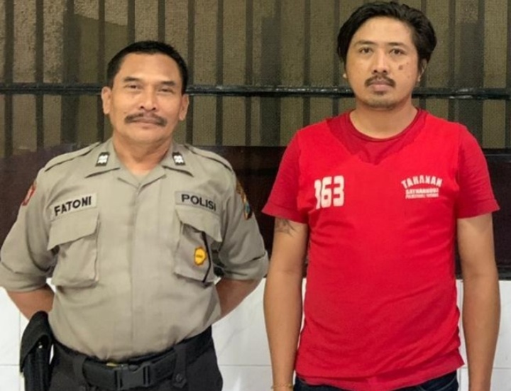 Hisap Sabu Di Pos Kamling,Pria Ini Diamankan Unit Opsnal Resnarkoba Polrestabes Surabaya