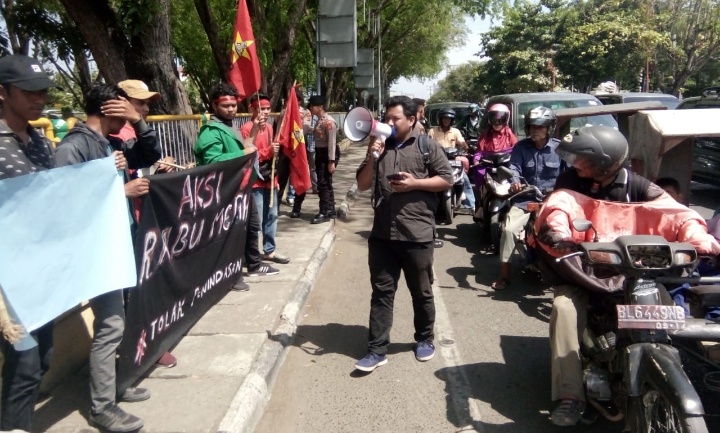 Aksi Rabu Merah, LMND Ek-Lhokseumawe dan Aceh Utara Kritisi 2 Tahun Kepemimpinan Bupati Wabup Aceh Utara