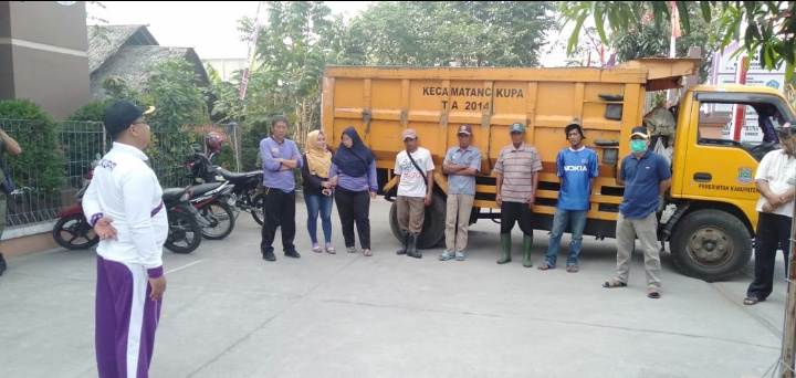 Kegiatan Rutinitas Jumat Bersih /JUMSIH di Kelurahan Bunder