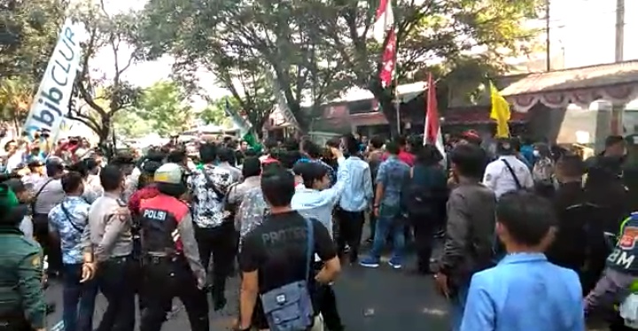 Aksi Mahasiswa di Cianjur Berakhir Tragis