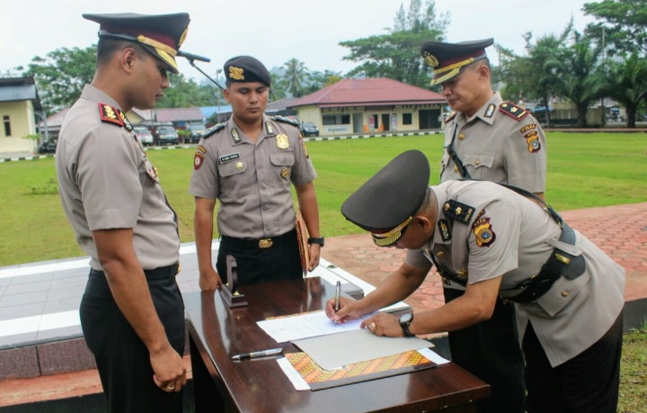 Polres Simeulue Gelar Sertijab Wakapolres dan Kabag Ops Baru