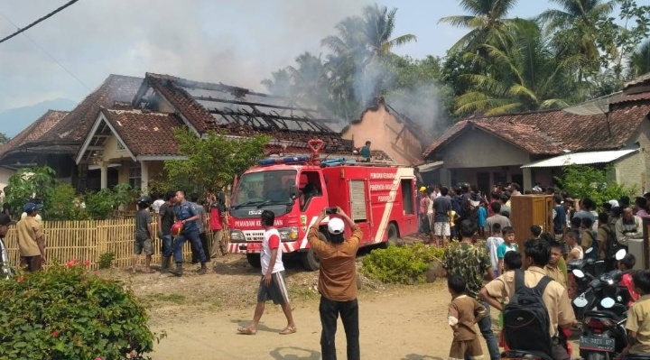 Akibat Keteledoran Tetangga Rumah Hangus Terbakar, Korban Meminta Keadilan