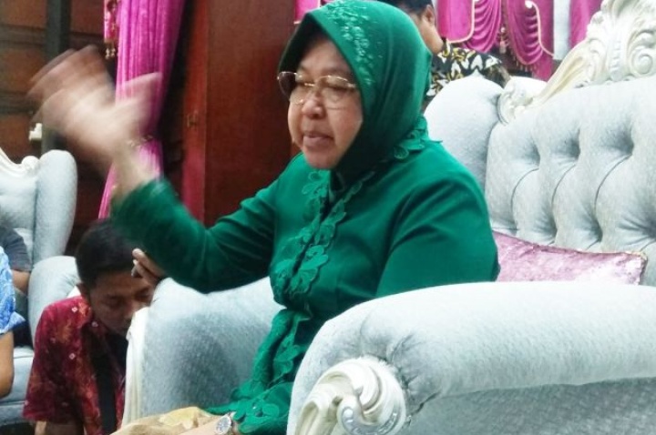 Menolak Jadi Menteri, Risma Tetap Fokus di Surabaya