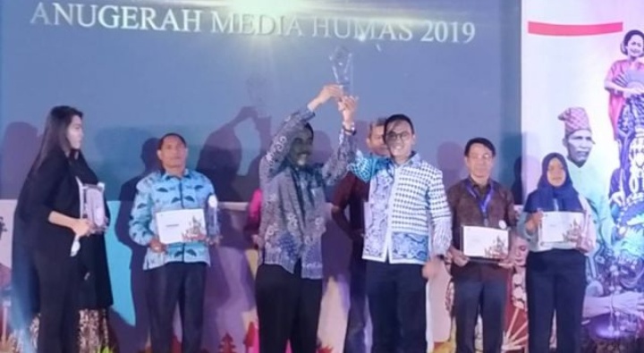 Pemkot Surabaya Raih Juara Umum Anugerah Media Humas 2019