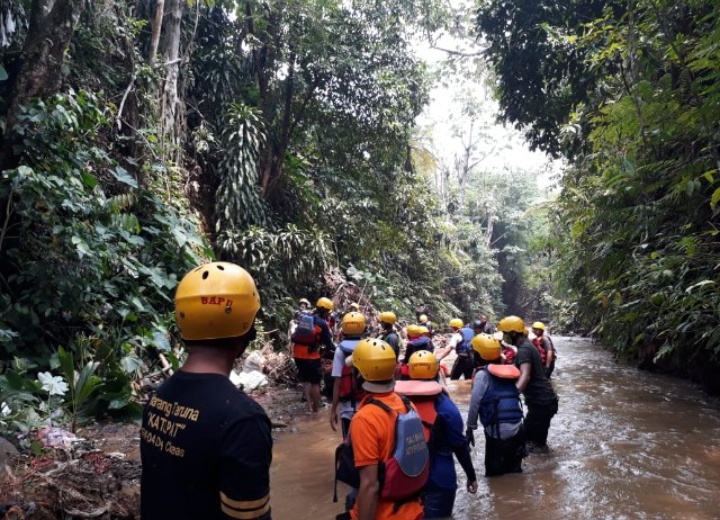 Peringati Hari Sumpah Pemuda, Ratusan Pemuda dan Sejumlah Organisasi Gelar Aksi Bersih Sampah di Sukaraja