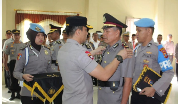 Kabag Ops Polres Madinda dan Kapolsek Siabu Laksanakan Serah Terima Jabatan