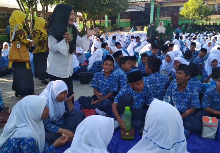 Dalam Sehari Dinas P3A Labuhanbatu Monitoring Pelaksanaan”Sehari Belajar Diluar Kelas” Di 16 Sekol