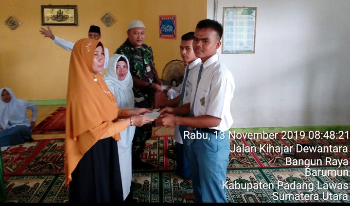 Berikan Tausiyah Peringatan Maulid Nabi Muhammad SAW, Babinsa Koramil 08/Barumun Ajak Siswa MAN 1 Sibuhuan Tel