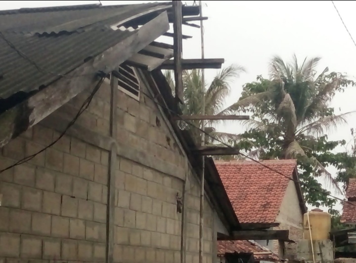 Salah Satu Rumah  Korban Bencana Puting Beliung di Tangerang, Luput dari Perhatian Media dan Pemerintah Daerah