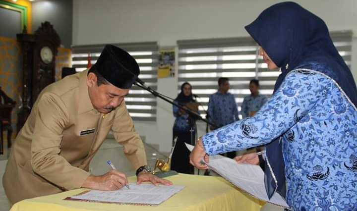 Sekdakab Labuhanbatu Lantik 137 Pejabat Administrator