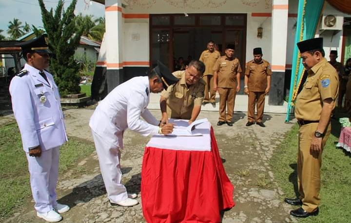 Sekdakab Labuhanbatu Menghadiri Sertijab Camat Panai Tengah