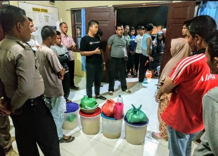 Polsek Salang Tangkap Penjual Miras Jenis Tuwak