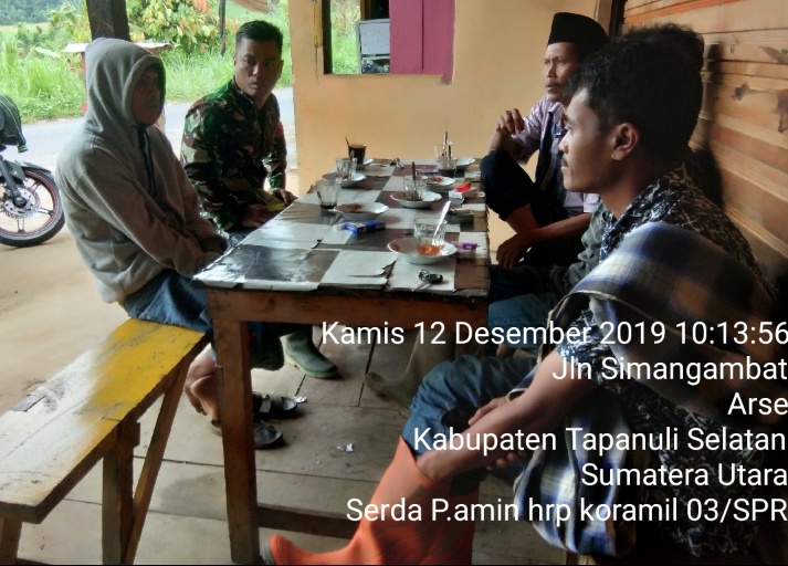 Waspadai Musim Hujan, Babinsa Koramil 03/Sipirok Himbau Warga Lebih Berhati-hati