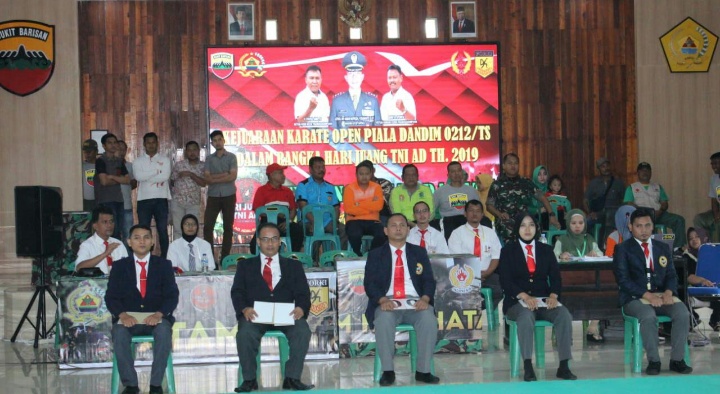 Ratusan Atlet Karate Se-Tabagsel Ikuti Kejuaran Karate Open Piala Dandim 0212/Tapsel