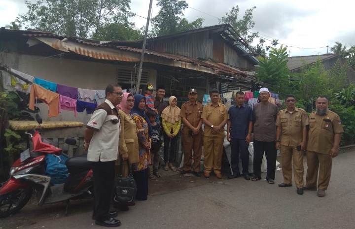 Dinas Terkait dan Anggota DPRD kota Padang, Pun Ardi langsung Turun Ke rumah Kontrakan Ibu Dewi