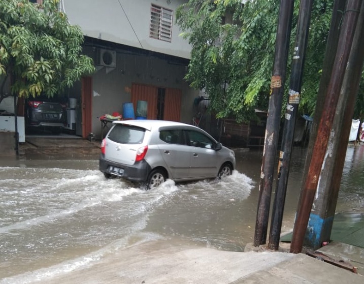 Banjir Rendam Perumahan di Cipondoh Indah, Kota Tangerang