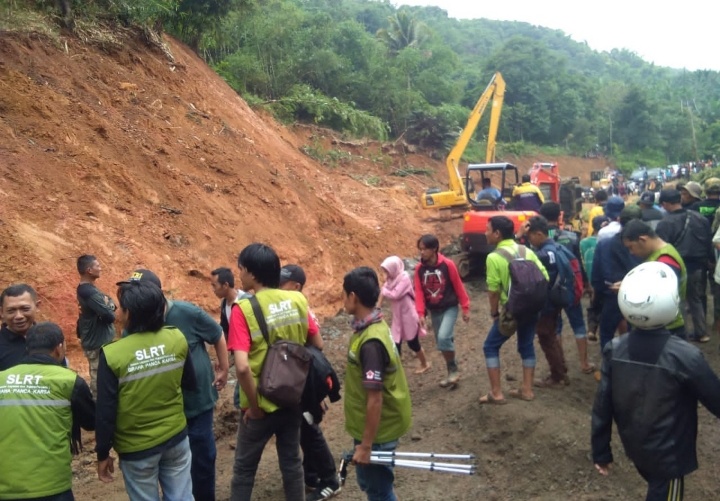 Forum Fasilitator dan Puskesos Dinsos Terjun Langsung ke Posko Bencana di Cigudeg