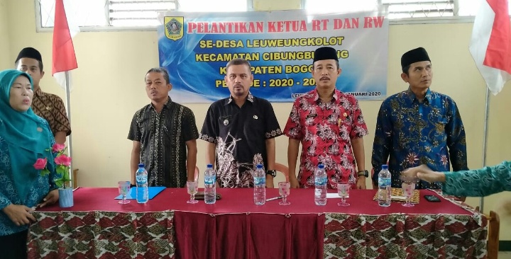 Perdana di Kabupaten Bogor, Ketua RT dan RW Dilantik  Serentak di Desa Leweungkolot